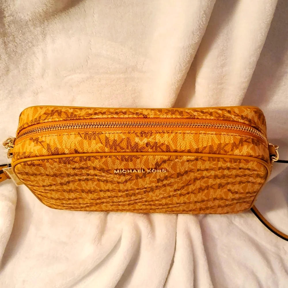 SOLD 🌟 NEW 🌟 Michael Kors Lg Jet Set Crossbody Bag - Picture 6 of 9